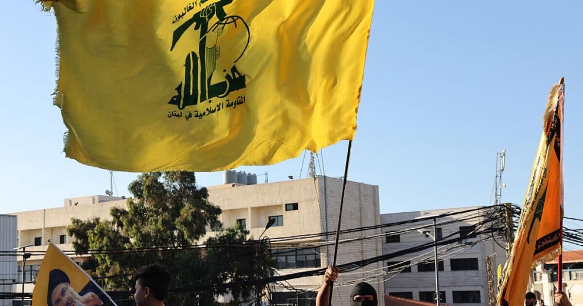 Loyalty to Resistance Warns of Tensions