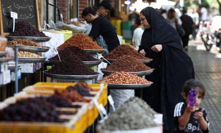 Iranian rial crashes amid Khomeini family split