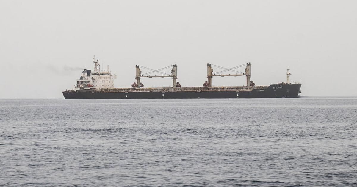 Ballistic missile targets Saudi oil tanker off Yanbu