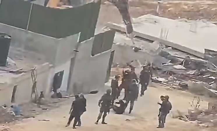 Occupation demolishes home, displaces 35 Palestinians