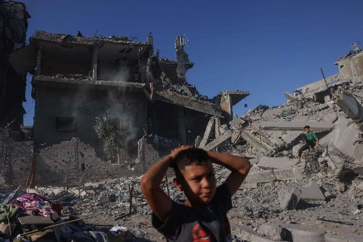 Gaza Child Dies, 17 Hurt