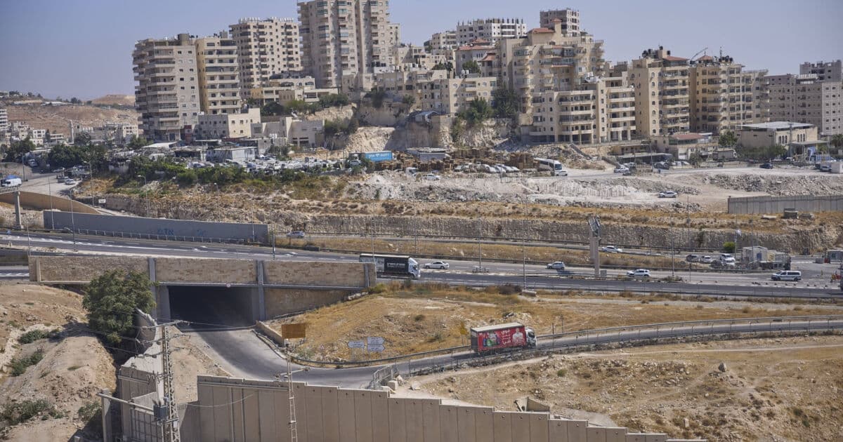 شركة خامسة تتراجع عن مشروع التلفريك في القدس
