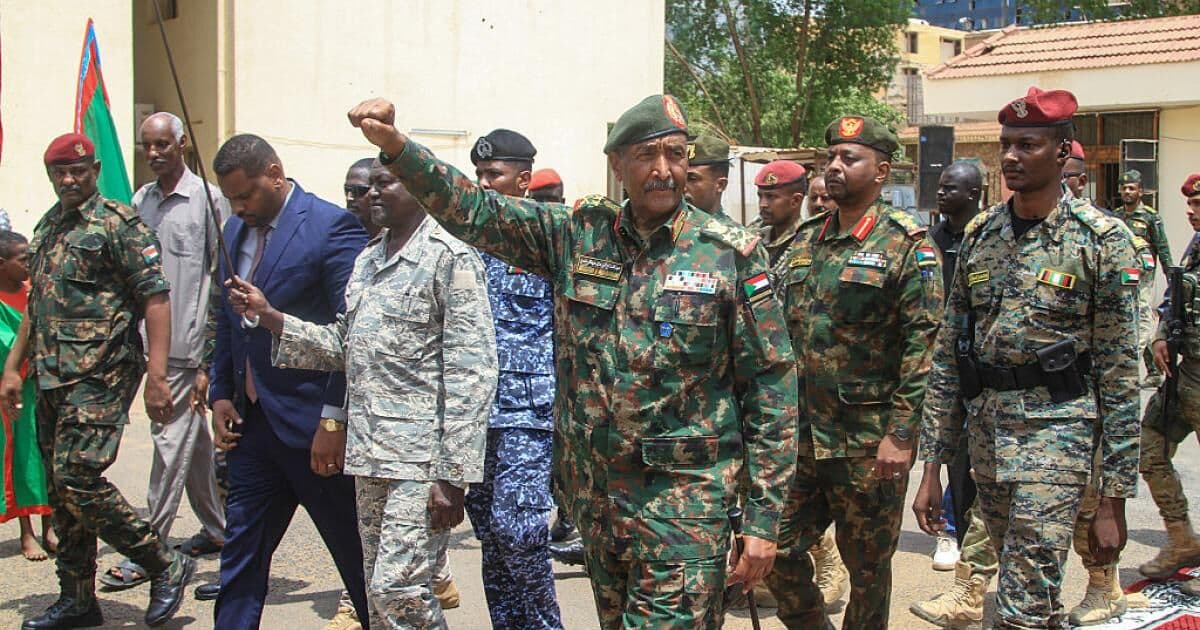 البرهان يلغى ملاحقات السودانيين بالخارج للمصالحة