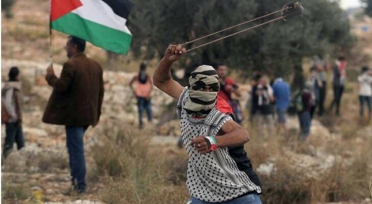 إصابة مسؤول أمن ومستوطنين في نابلس