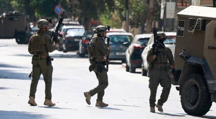 West Bank raids cause arrests and injury