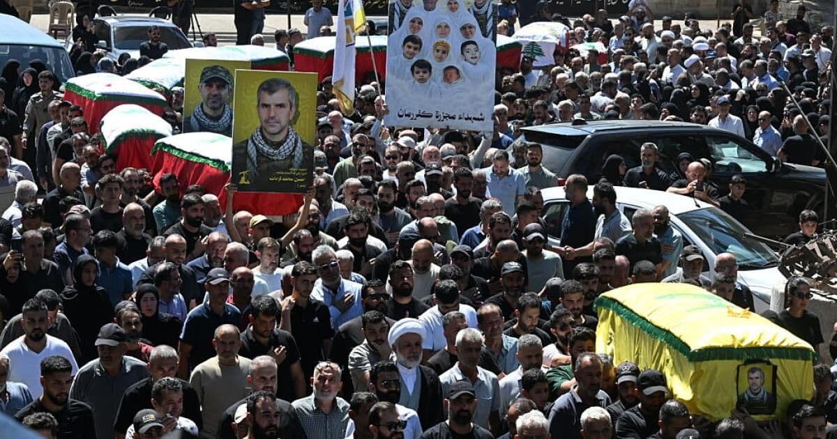 لبنان يودع ضحايا مجزرة كفررمان