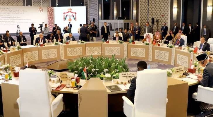 الخارجية تحذر من نقل البعثات للقدس