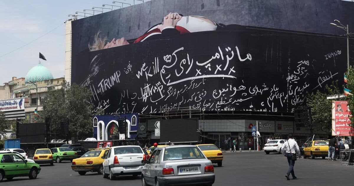 Trump plans talks with Tehran after military halt