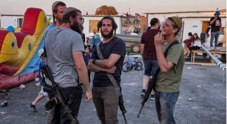 هجوم مستوطنين يوقع إصابات بالرصاص في المغير