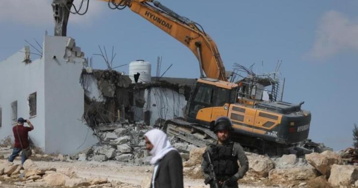 الاحتلال يهدم منازل في القدس ويقلص حياة العائلات
