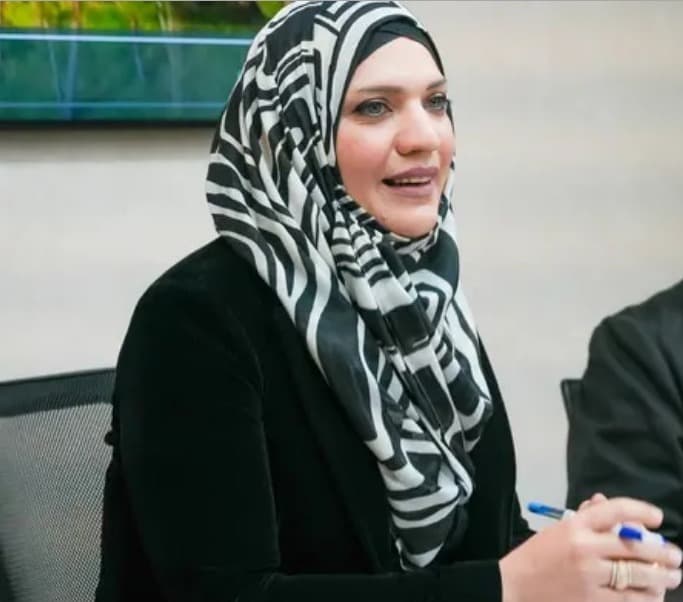 الانتقال من التوثيق إلى المعرفة في التراث الرقمي