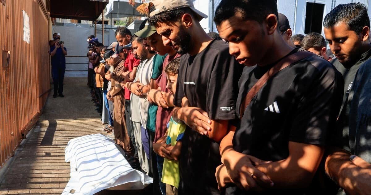 ضحايا وجرحى في غارات على غزة والاحتلال يهاجم فرق الإنقاذ