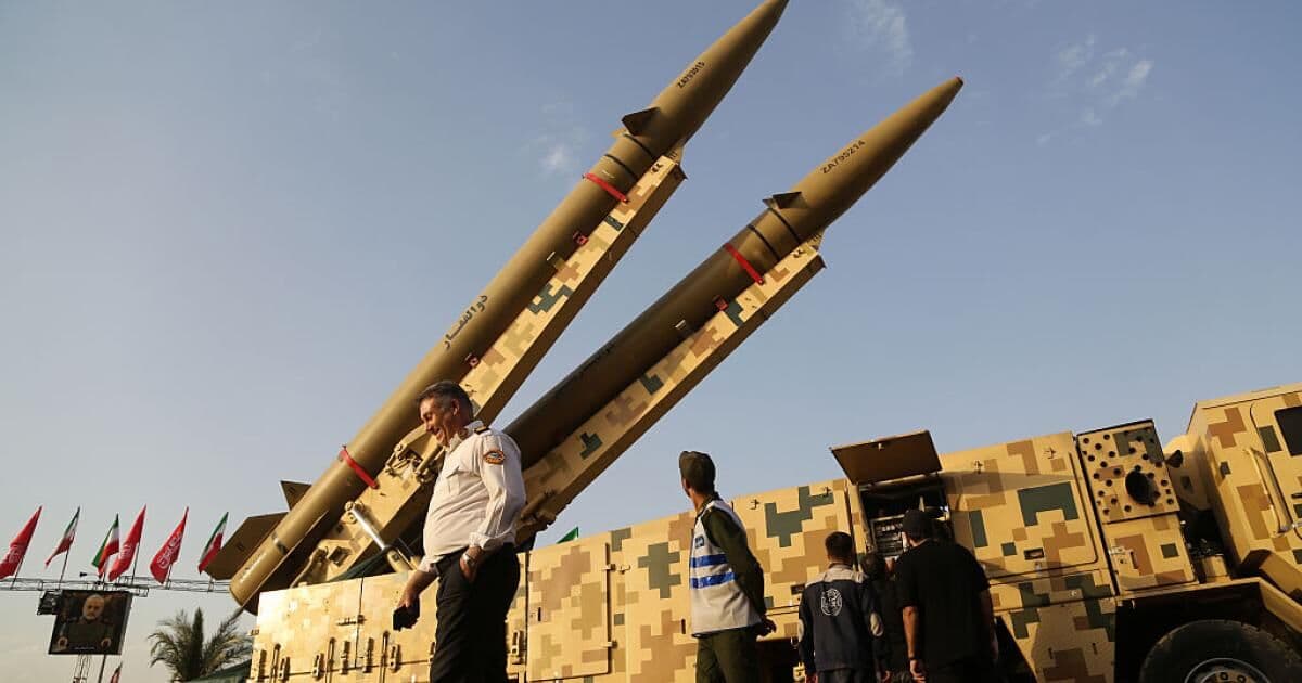 إيران تشدد على ربط فتح مضيق هرمز برفع العقوبات
