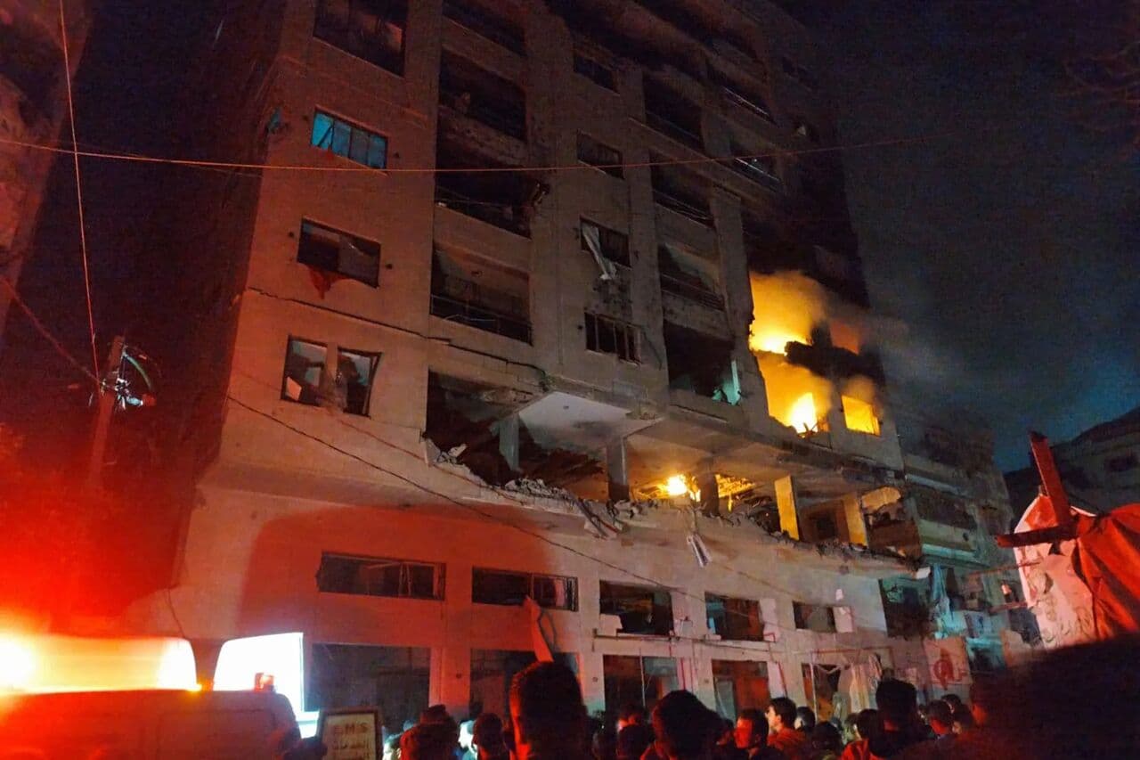 Gaza airstrike kills four martyrs amid ongoing bombings