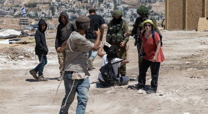 Settlers block Friday prayers in Tana village