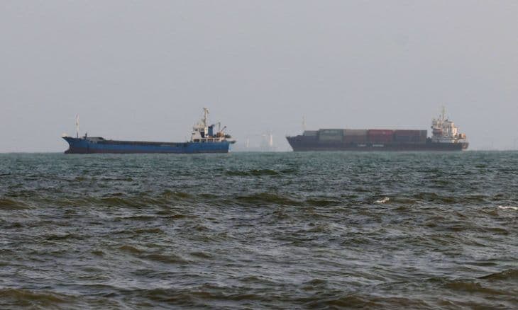 Tehran and US Dispute Obstruct Strait Reopening