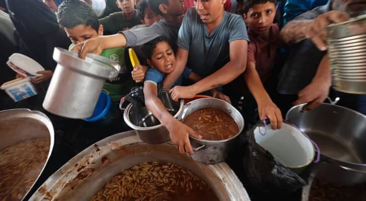 WFP Stops Aid to Gaza Palestinians
