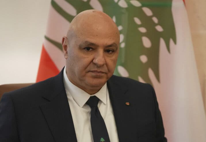 الرئيس اللبناني يؤكد شرعية الجيش وسلاح الدولة