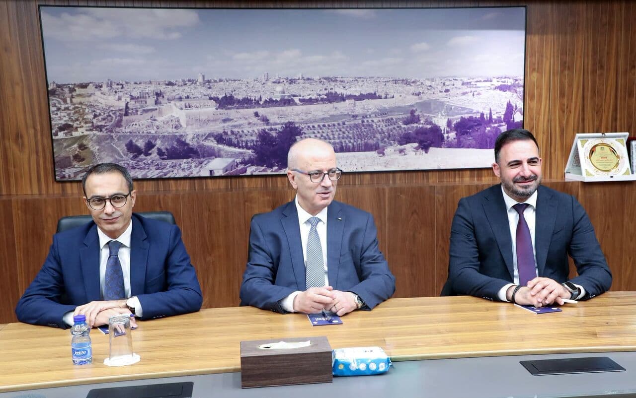 وزير الأشغال يوقع اتفاقية مع جامعة النجاح
