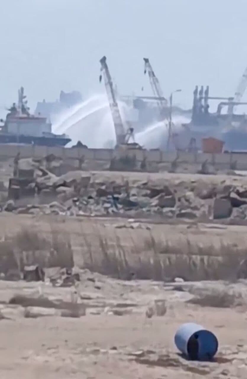 Attack hits US tanker at Damietta