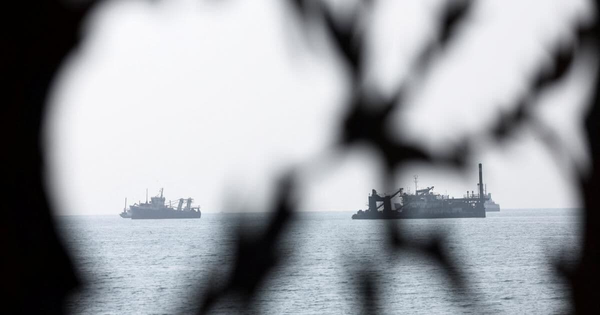 Hormuz Strait Navigation Drops Amid Tensions