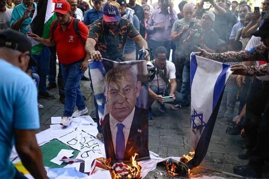 أنصار مادورو يشتبكون مع أمريكا وإسرائيل في كراكاس وترمب يرفض الانتخابات