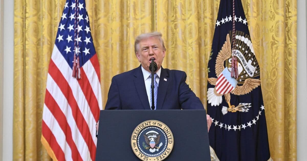 Trump links military strikes to Iran talks
