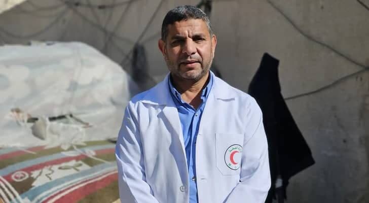 بن غفير يتابع اعتداء على الطبيب مروان الهمص
