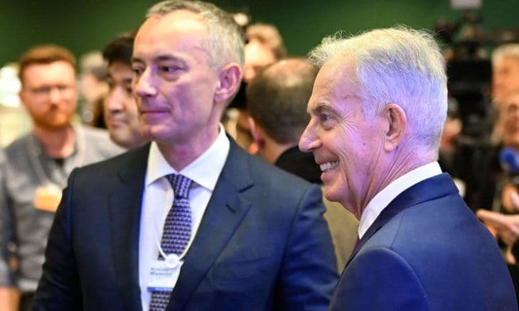 مبعوث بريطاني سابق يكشف تحريض بلير على حذف فلسطين من المناهج