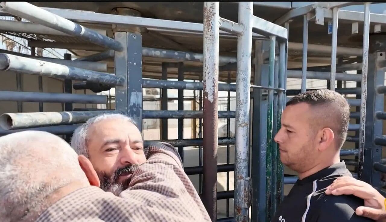 اقتحام منزل الصحفي علي السمودي في جنين