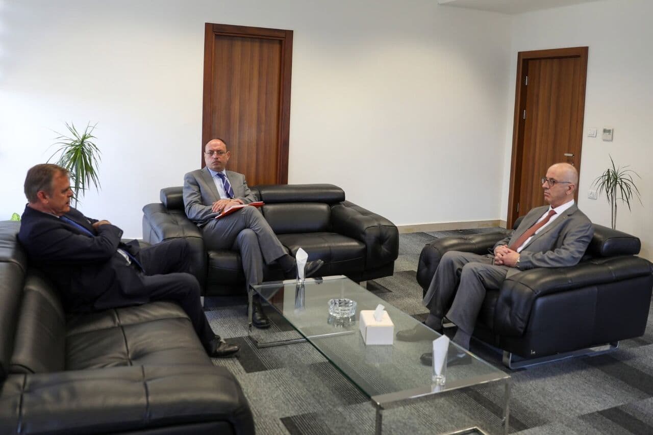 He reviews election preparations with the Dutch ambassador