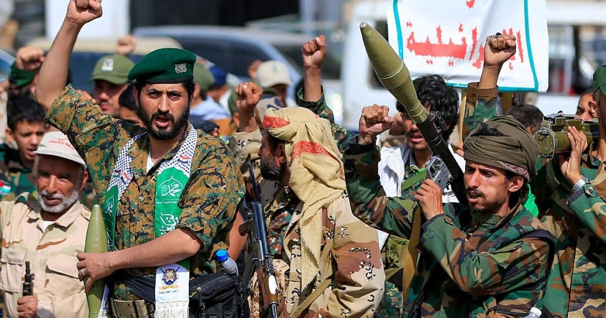 تصعيد عسكري في اليمن واستهداف قاعدة الملك خالد