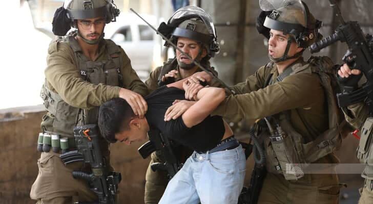 Occupation detains 30 Palestinians, starts new West Bank outpost