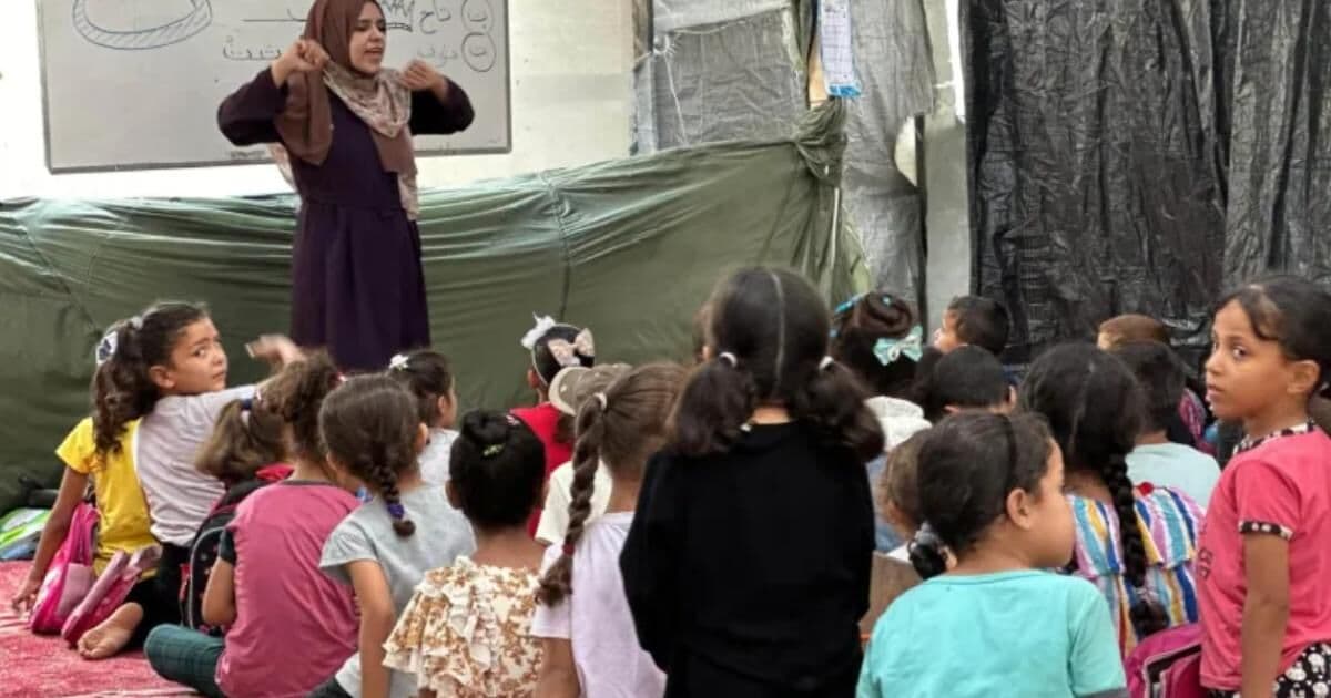 Gaza Displacement: 300,000 Students Starting School