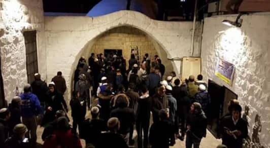 Settlers rush Joseph's Tomb amid West Bank arrests
