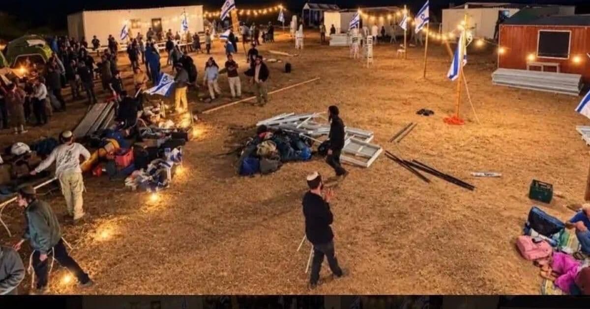 مستوطنون يؤسسون بؤرة "رواد غزة" قرب الحدود