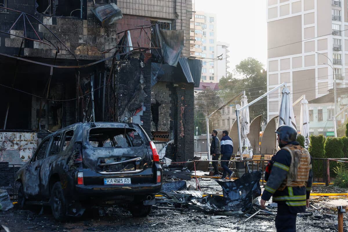 وزير الخارجية السعودي يناقش تصعيد الحوثيين مع واشنطن
