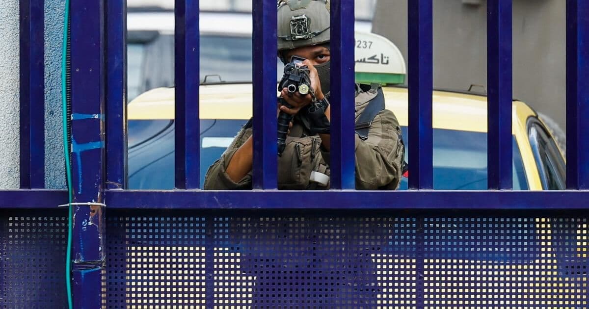 Occupation raids Ramallah groups
