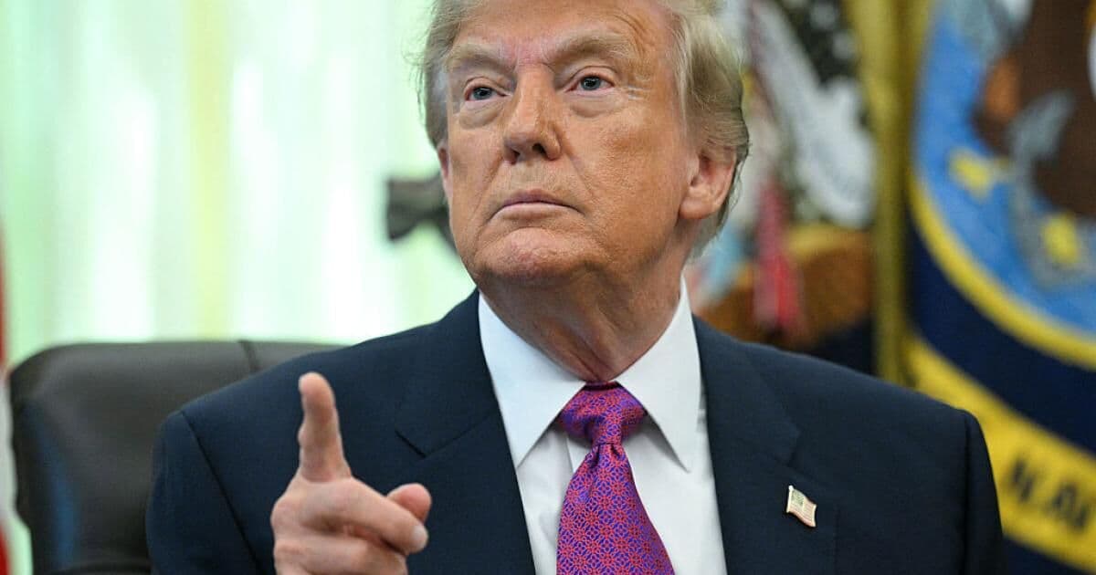 Trump explores Hormuz strategy amid Tehran threats