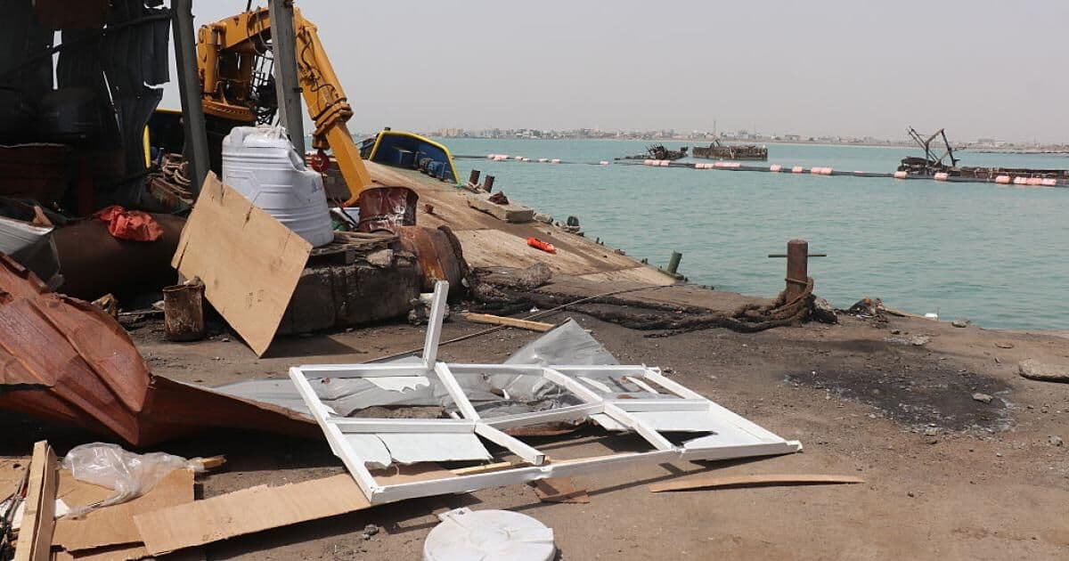 Mukha port stops amid Houthi attacks