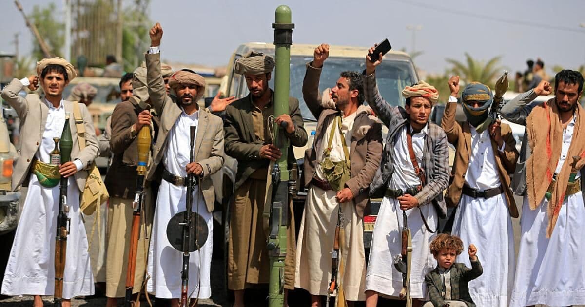 تصعيد عسكري في اليمن والعليمي يحدد خيارات الحوثيين