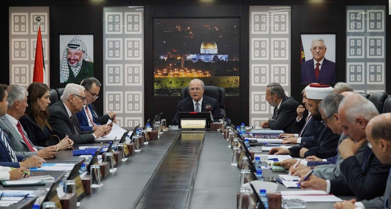Govt warns of Gaza relief system collapse