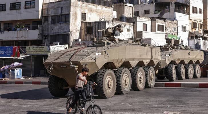 Martyr, arrests amid West Bank clashes