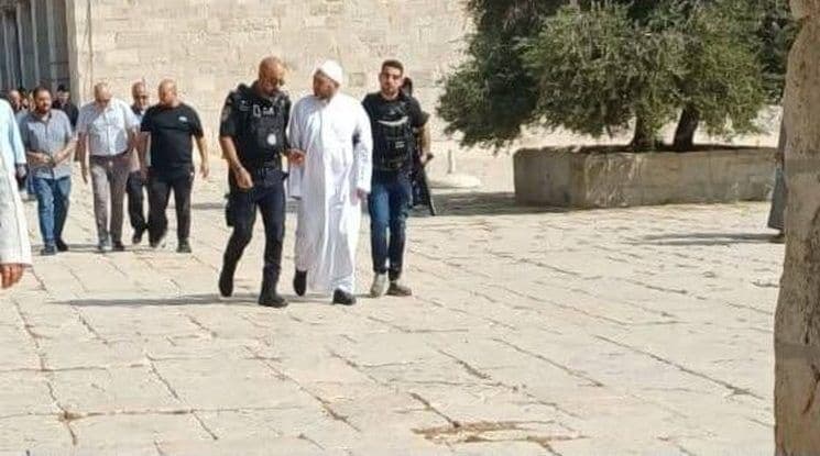 Al-Aqsa preacher detained and expelled