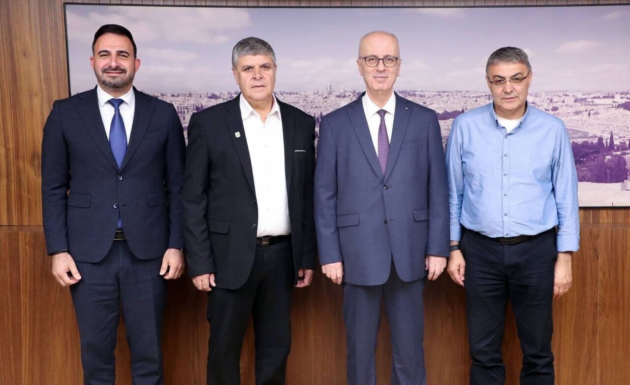 Mayor Alhamd Allah visits An-Najah University and Hospital