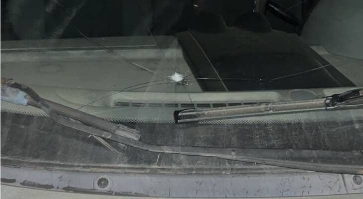 Settler Attack Injures Palestinian Vehicle