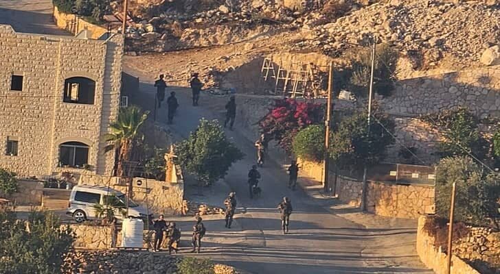 الاحتلال يحول المغير لثكنة ويعتقل 28 مواطناً
