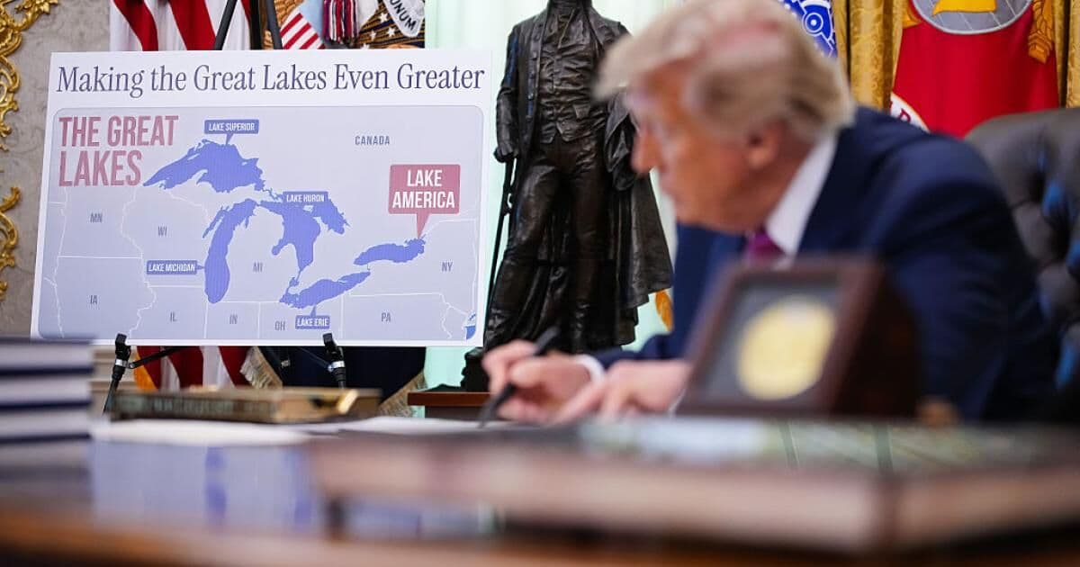 Google Maps shows America Lake instead of Ontario