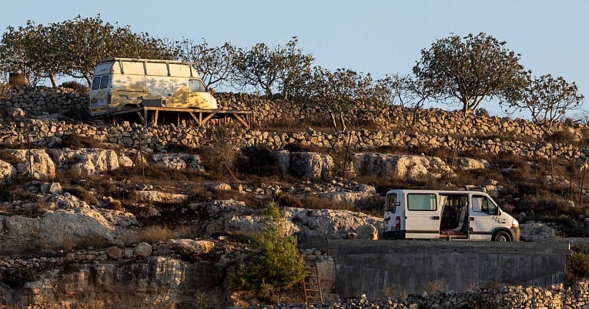 West Bank raids intensify as settlers surround Qusra houses