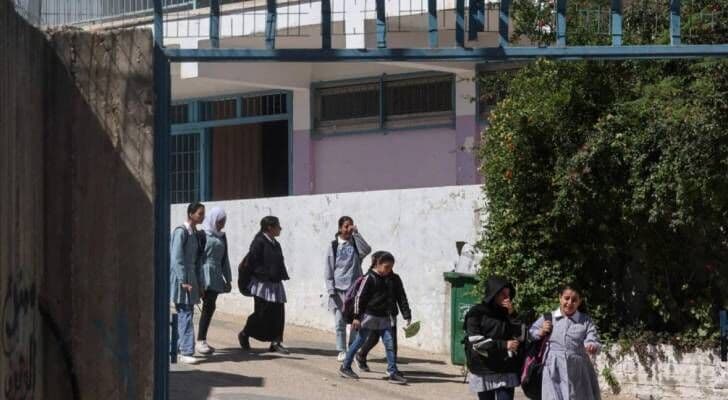 الاحتلال يفرض المنهاج العبري على طلاب القدس